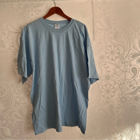 Gildan Blue and Cream and green tshirts-3 pcs - Picture 6 of 7